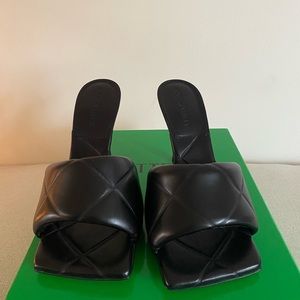 Bottega Veneta Lido Leather Mules Size 37